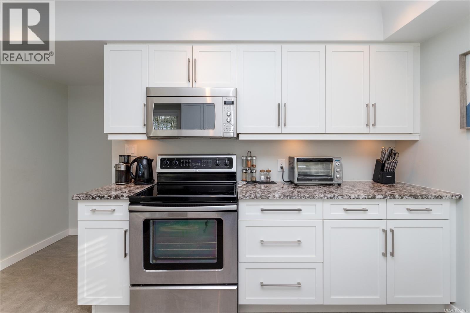 4121 Quadra St, Saanich