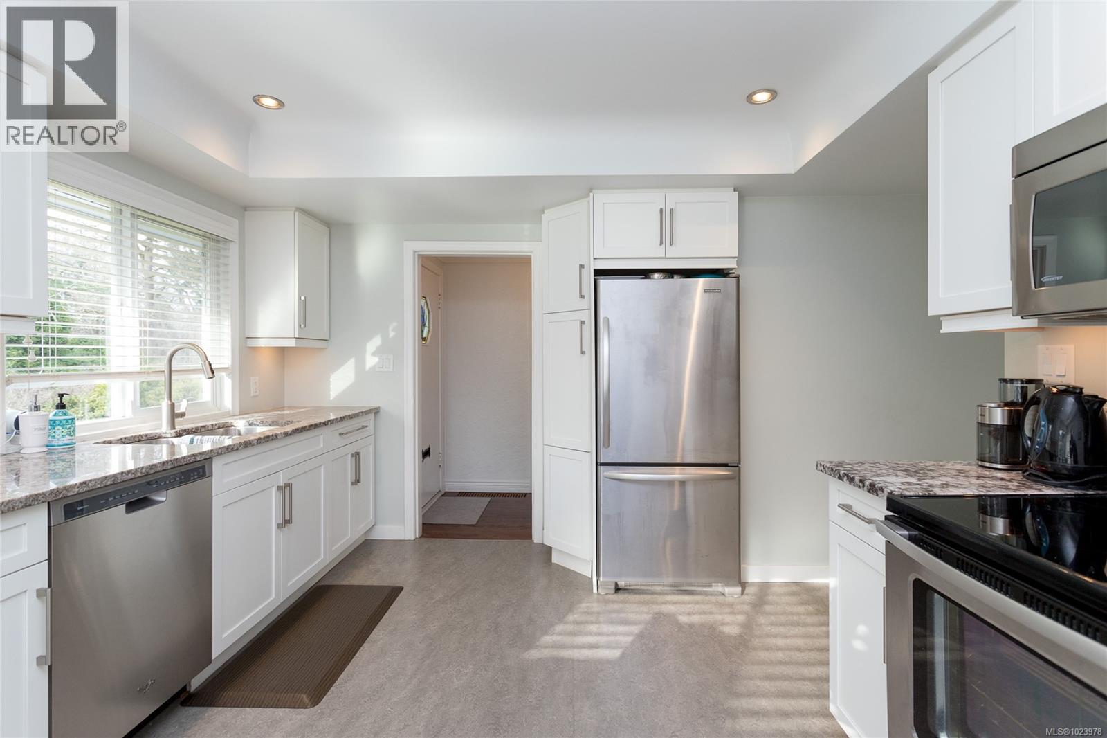 4121 Quadra St, Saanich