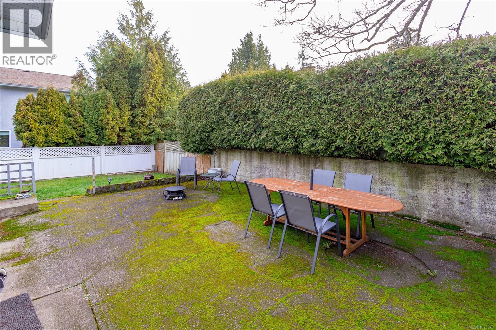 4121 Quadra St, Saanich