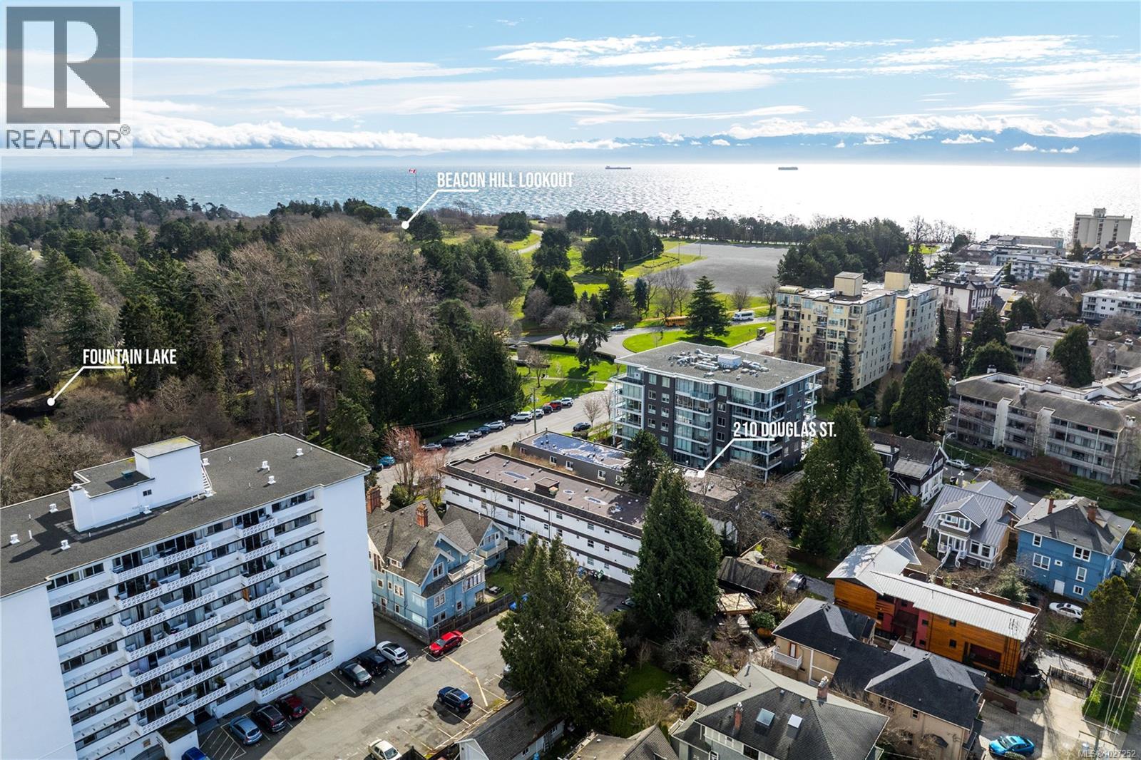 4 210 Douglas Street, Victoria