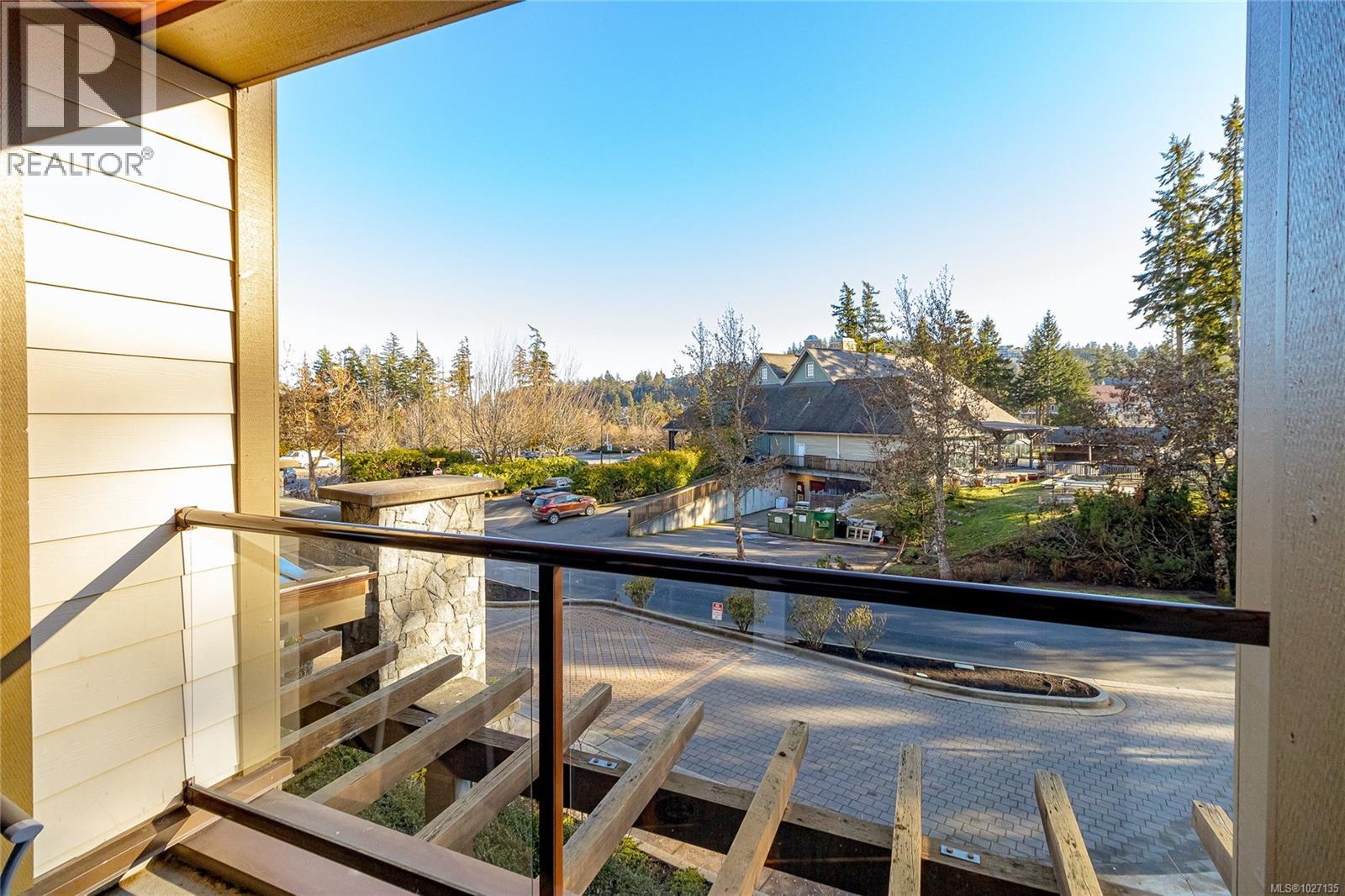 218-220 B 1376 Lynburne Pl, Langford