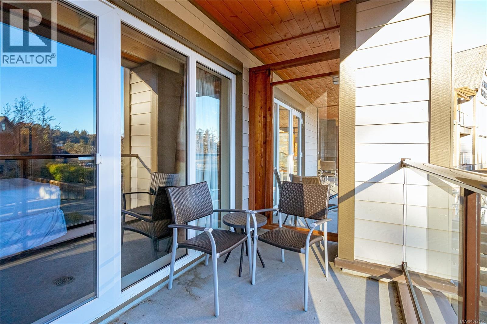 218-220 B 1376 Lynburne Pl, Langford