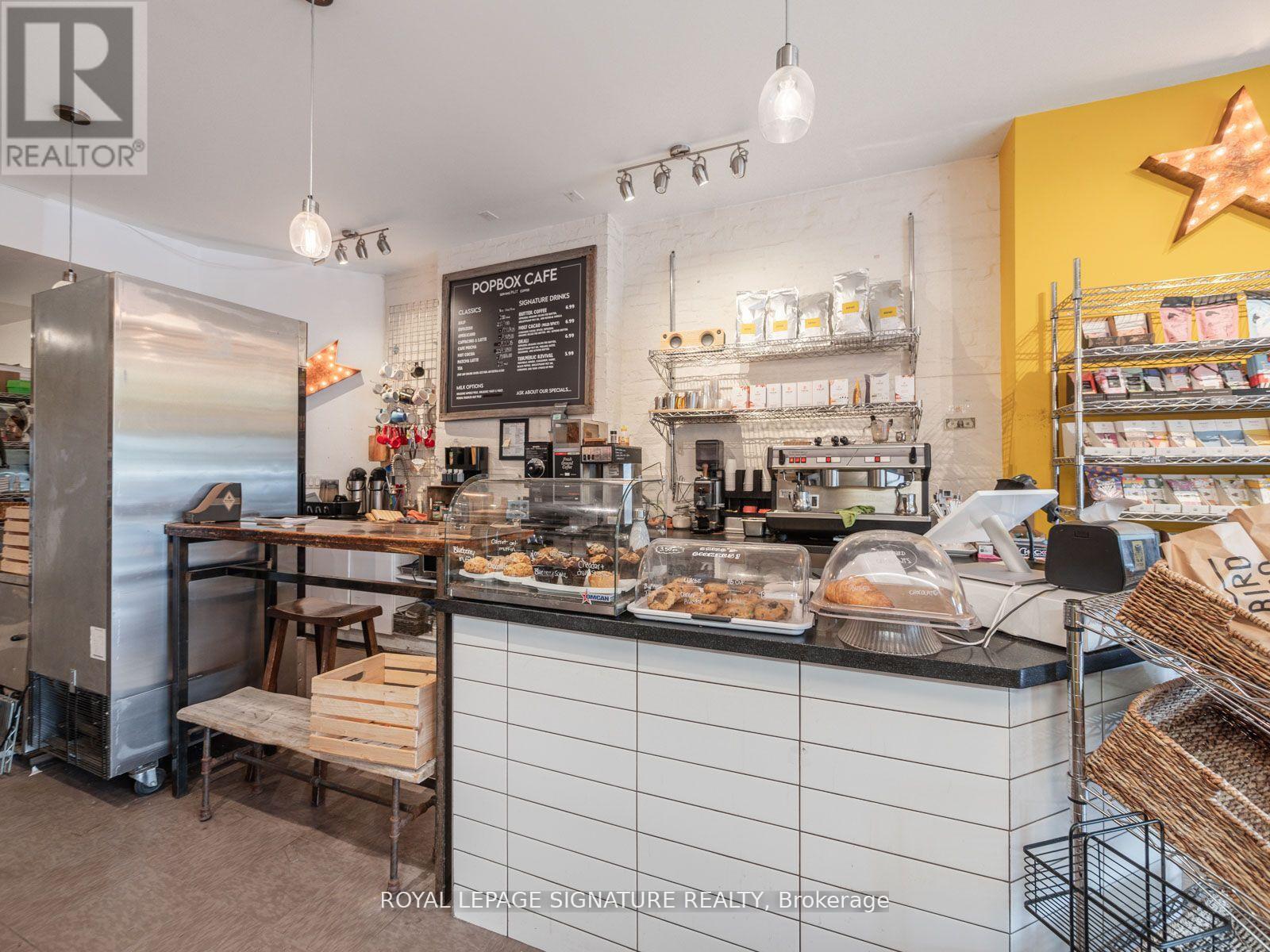 725 DOVERCOURT ROAD - 10