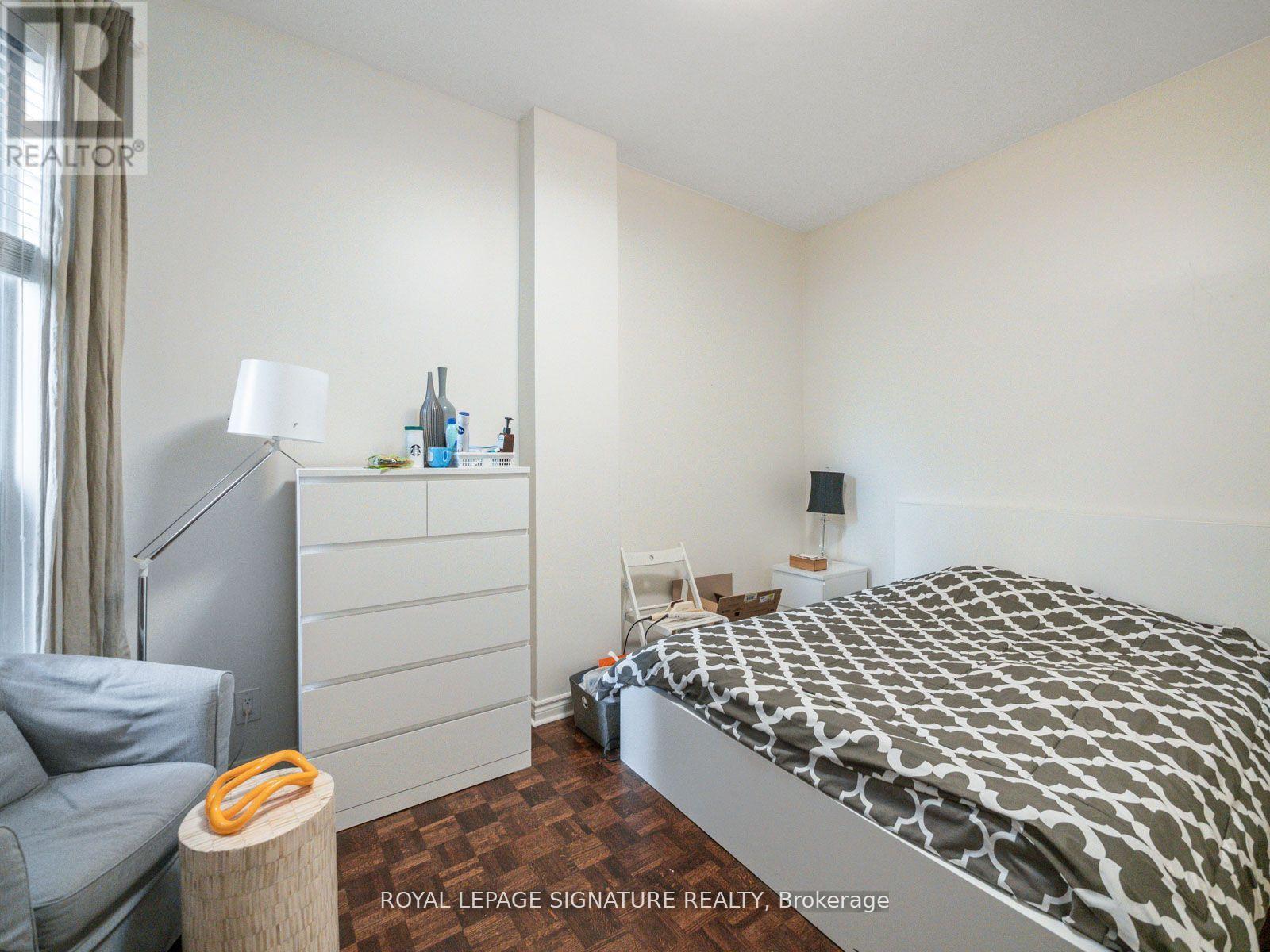 725 DOVERCOURT ROAD - 21