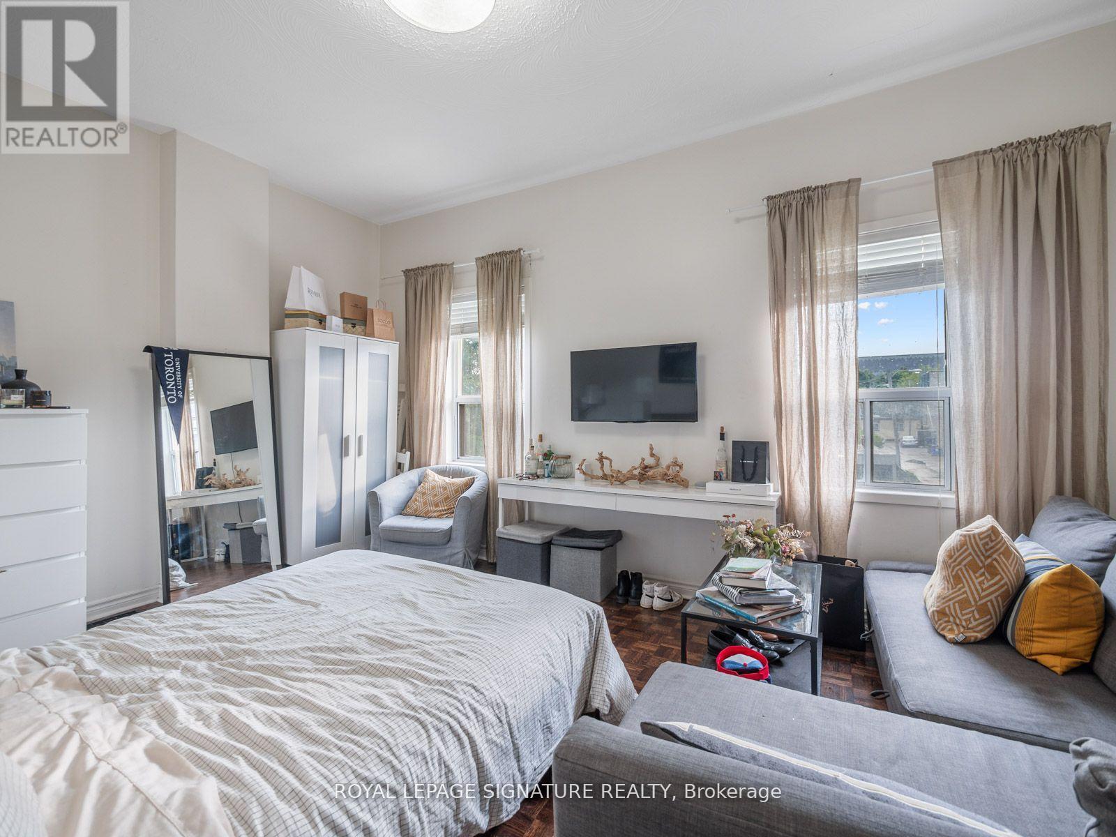 725 DOVERCOURT ROAD - 22
