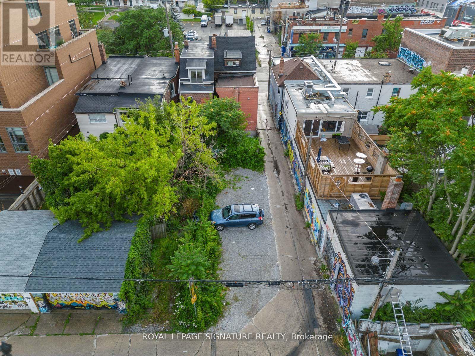 725 DOVERCOURT ROAD - 34