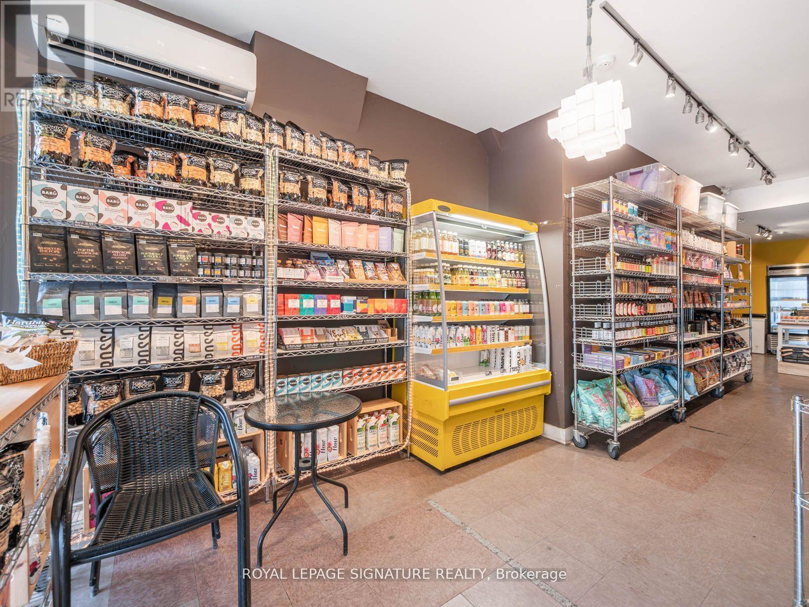725 DOVERCOURT ROAD - 9