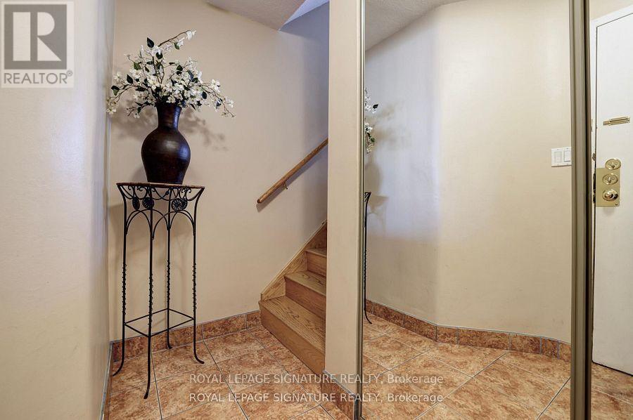 201 - 11 WINCOTT DRIVE - Photo 3 of 20, Toronto (Kingsview Village-The Westway), Ontario