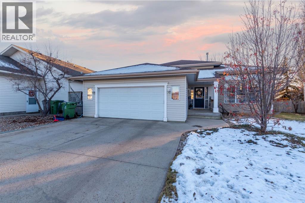 2304 56 AvenueClose - Main photo, Lloydminster, Alberta