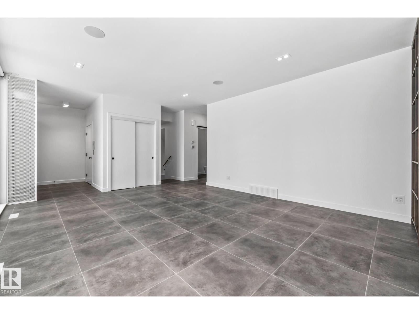 8815 142 ST NW, Edmonton