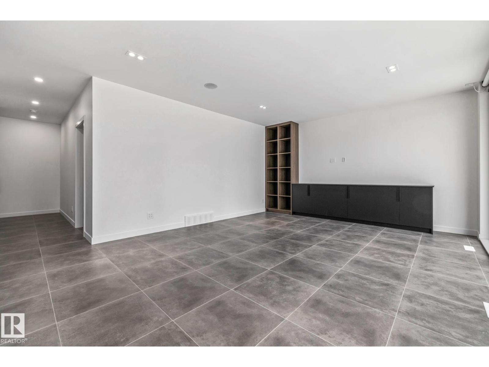 8815 142 ST NW, Edmonton