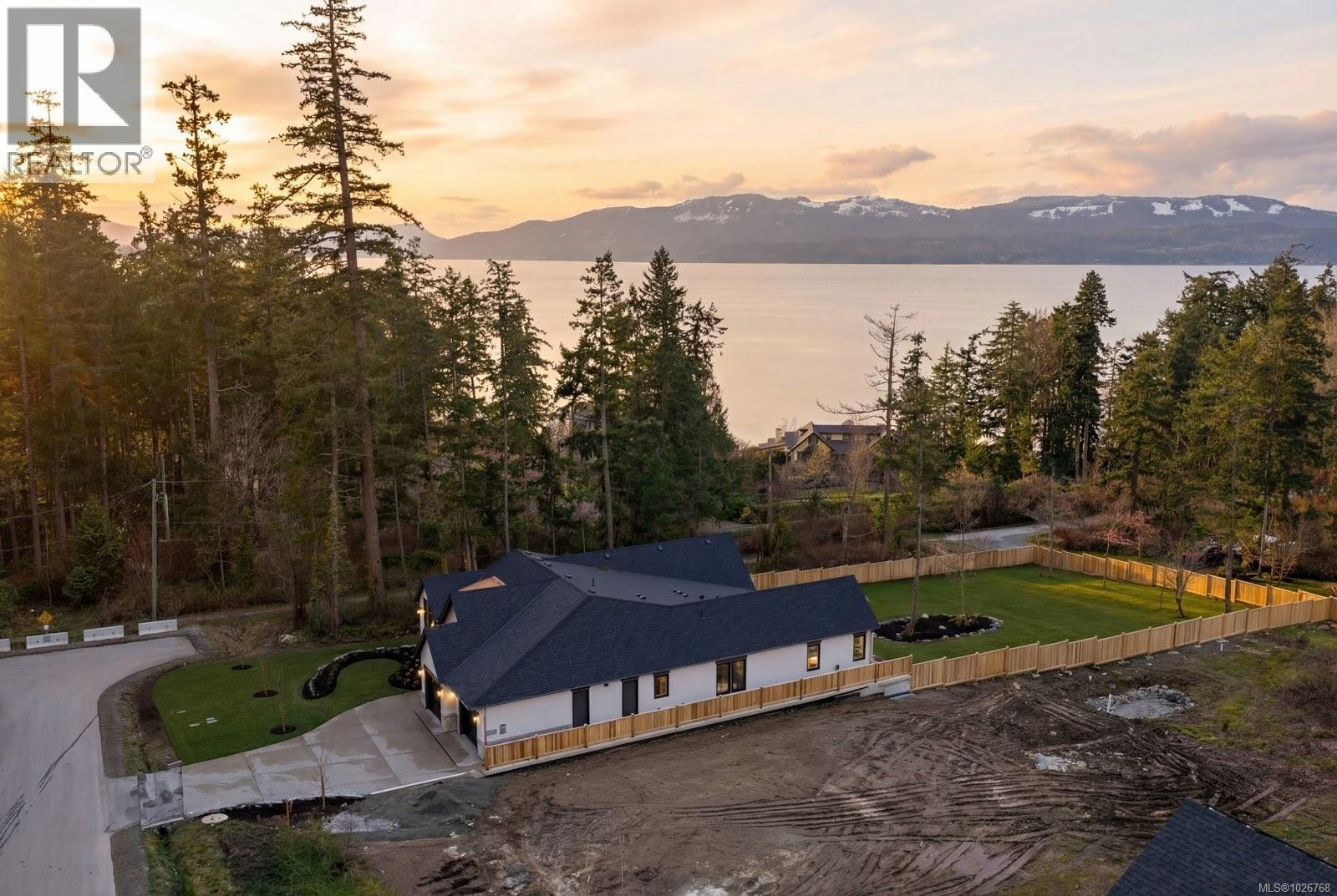 10600 Derrick Rd, North Saanich