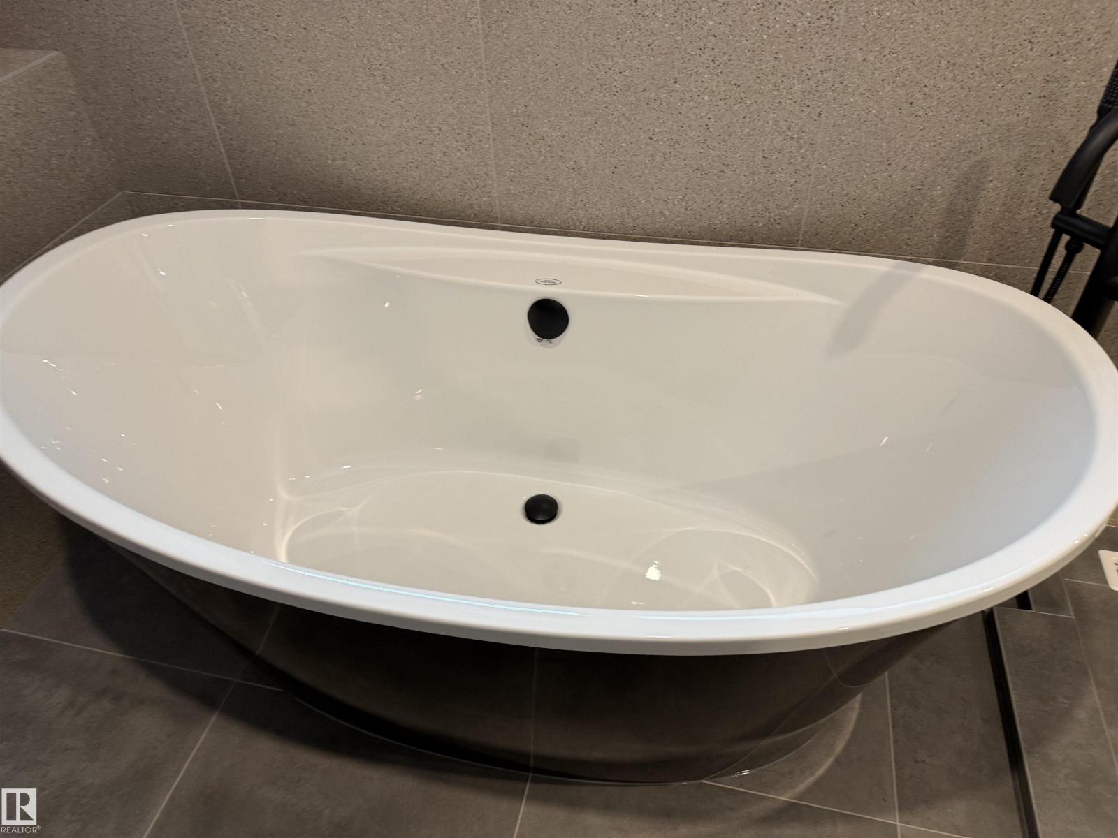 8815 142 ST NW, Edmonton