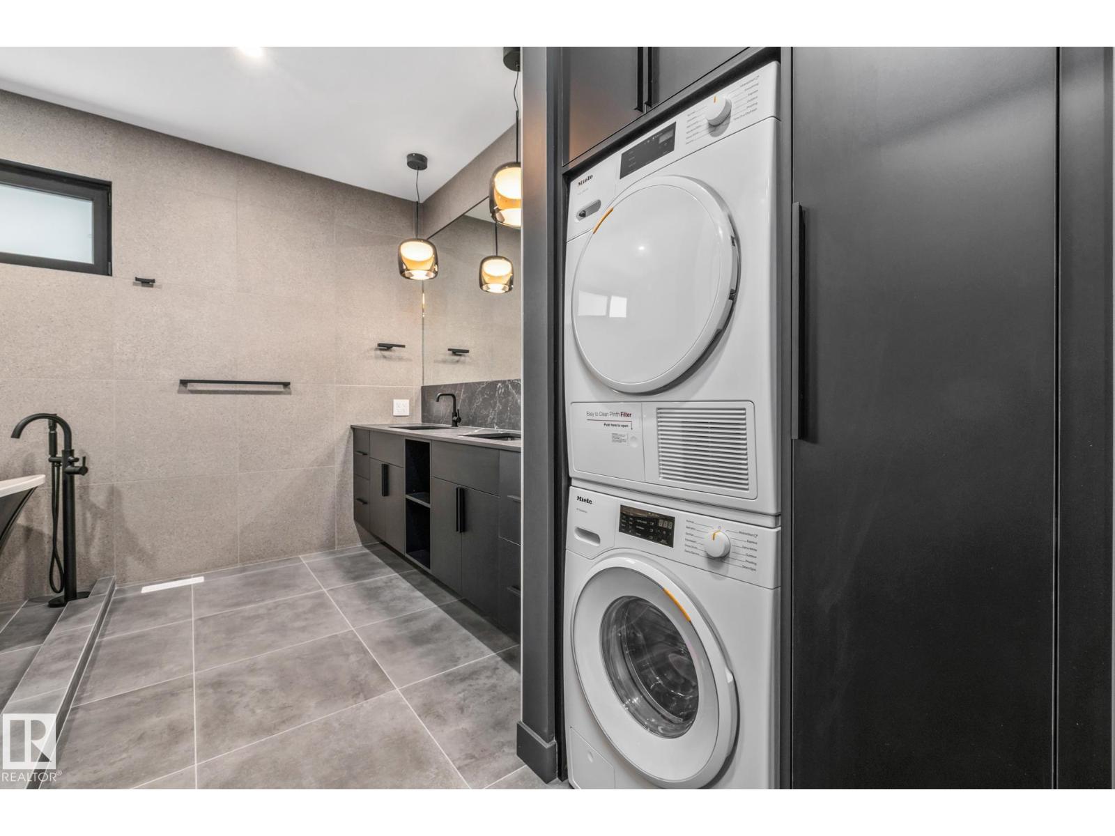 8815 142 ST NW, Edmonton