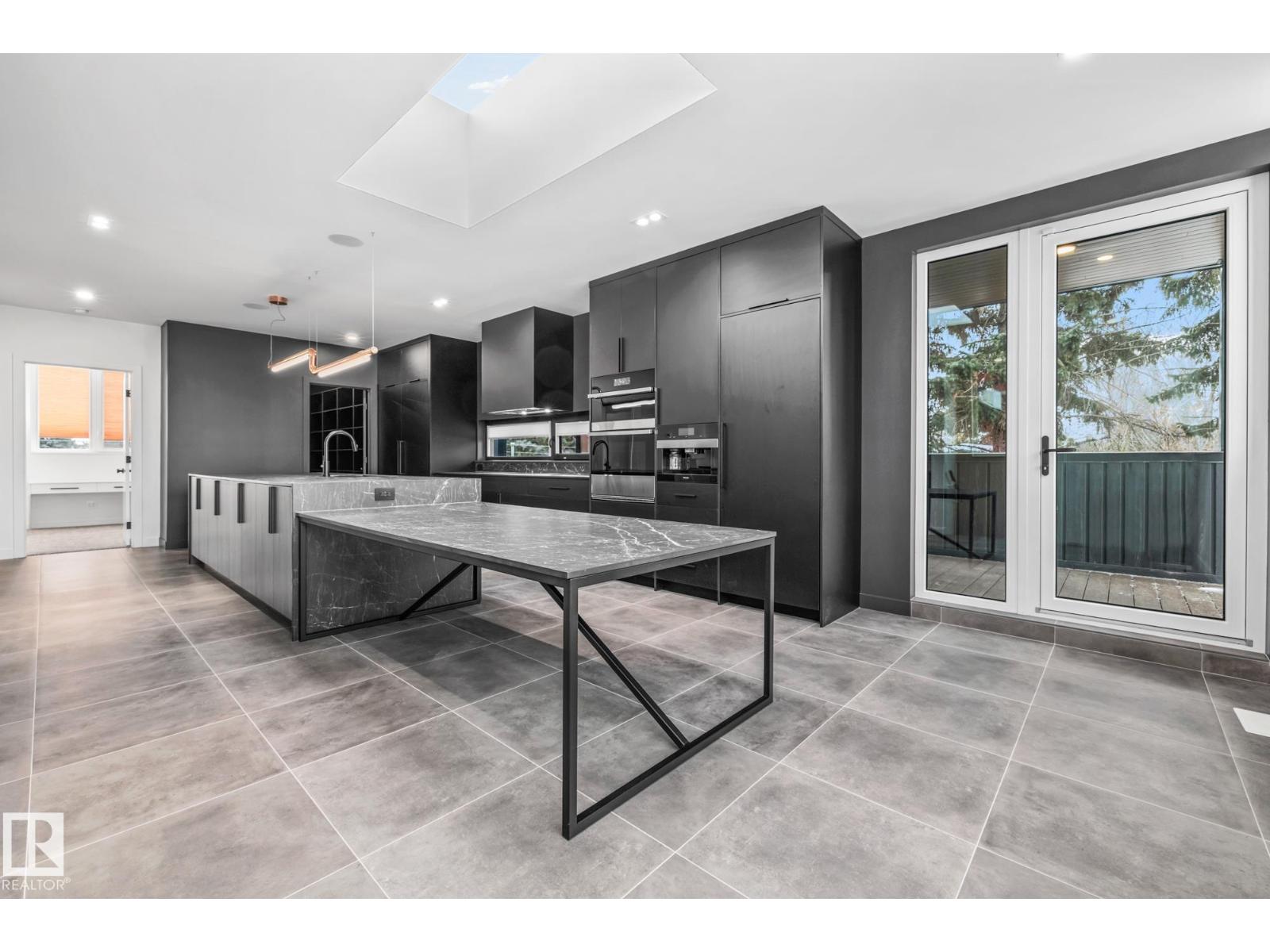 8815 142 ST NW, Edmonton