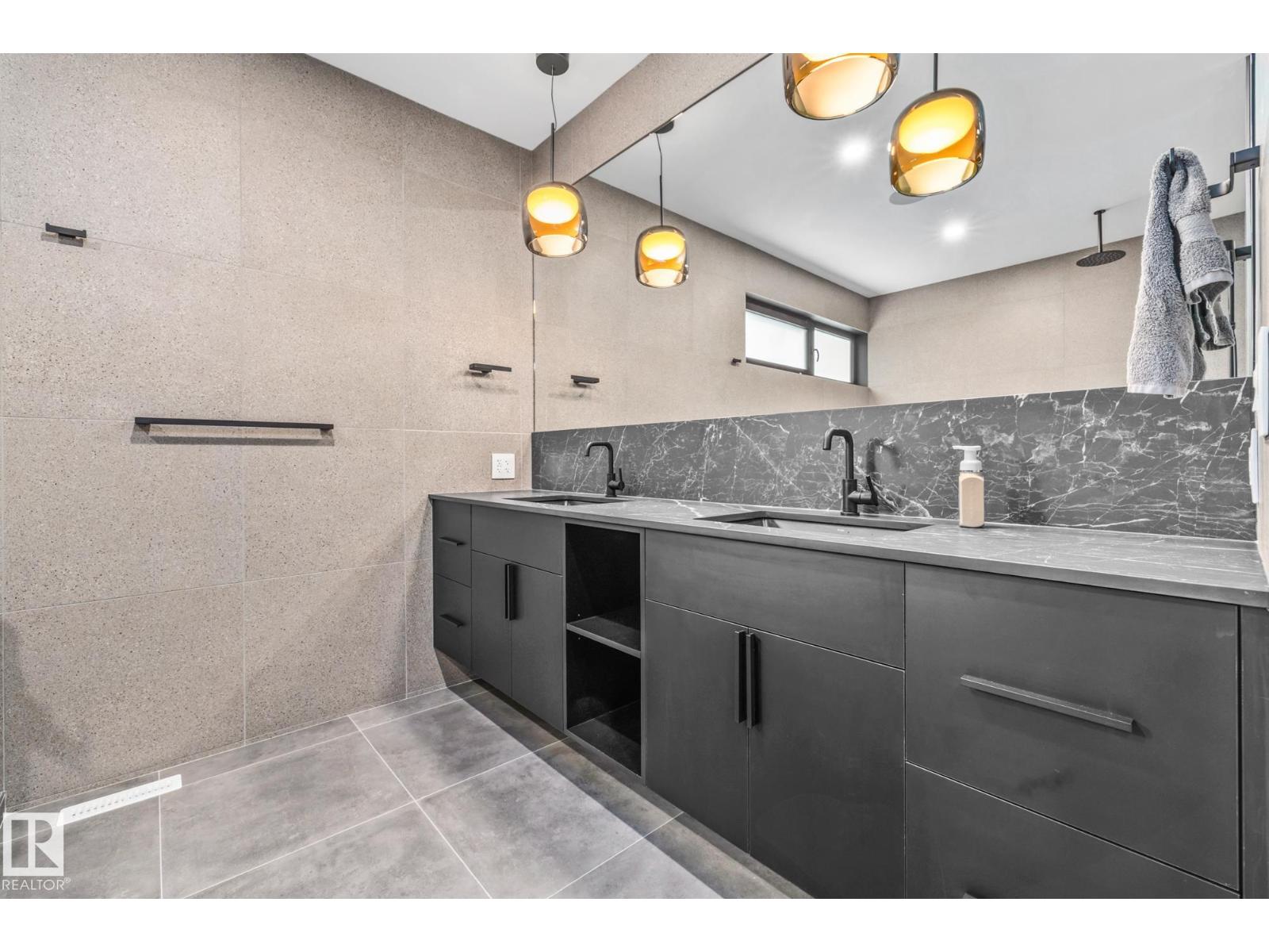 8815 142 ST NW, Edmonton