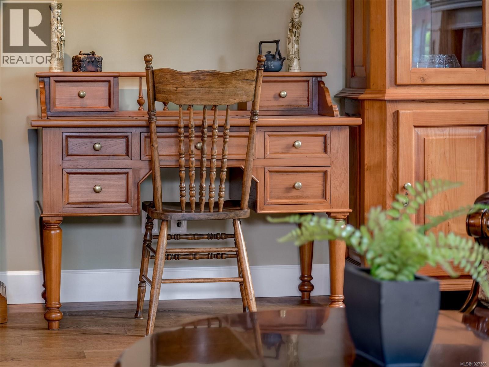  3215 Henderson Road, Oak Bay