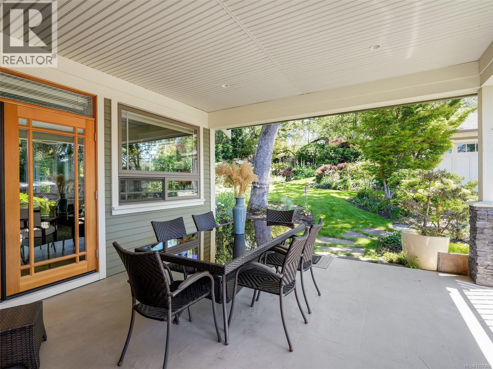  3215 Henderson Road, Oak Bay