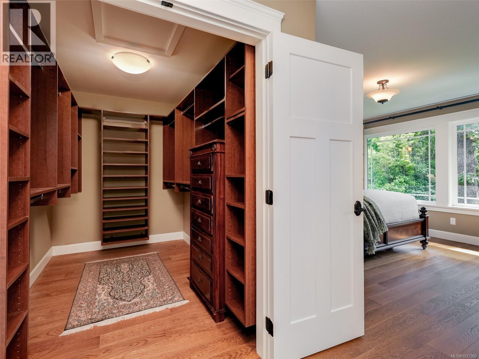  3215 Henderson Road, Oak Bay