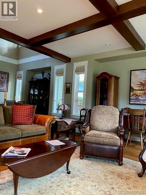  3215 Henderson Road, Oak Bay