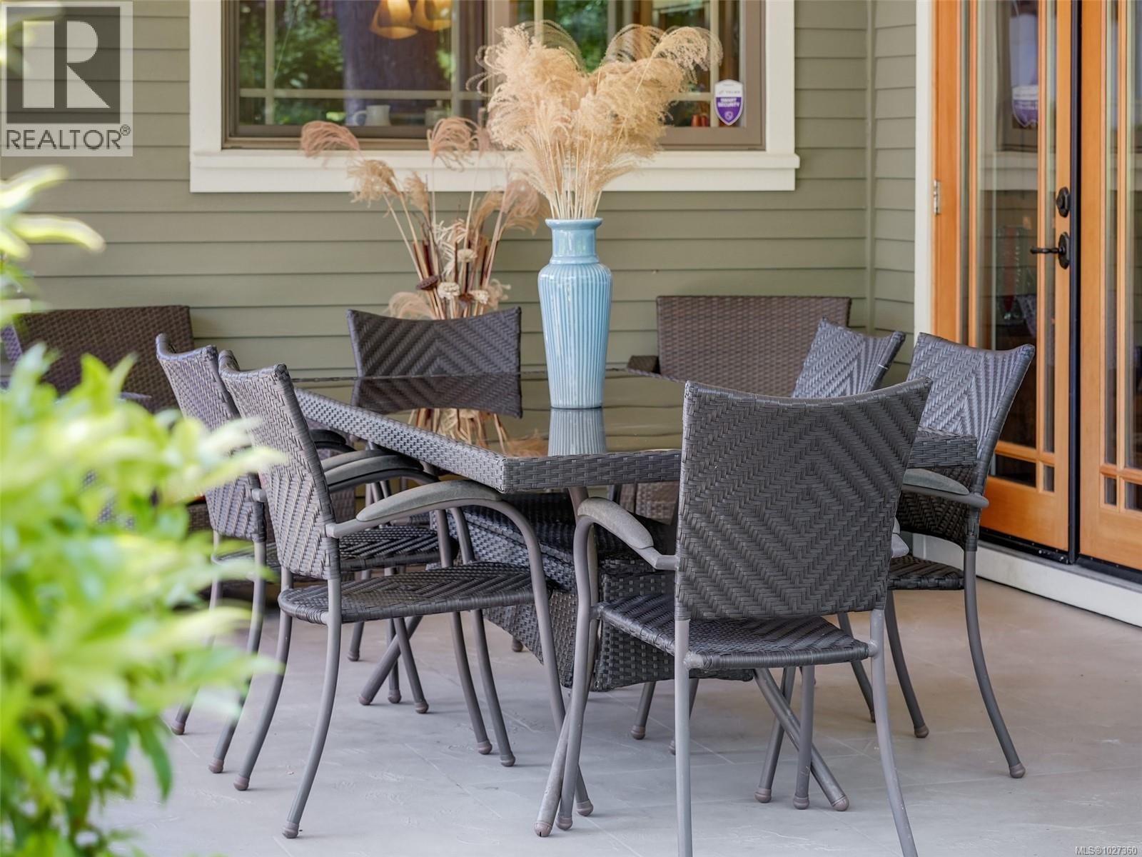  3215 Henderson Road, Oak Bay