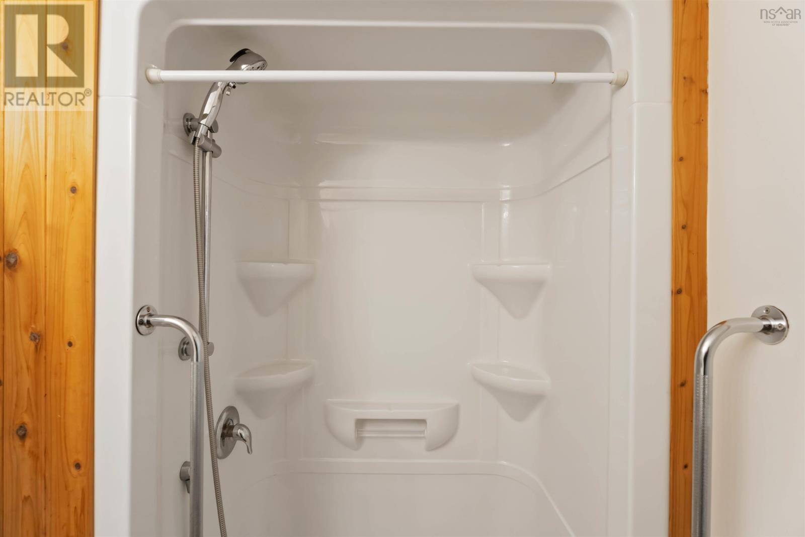 Property 23 of 47 of 8911 Commercial Street