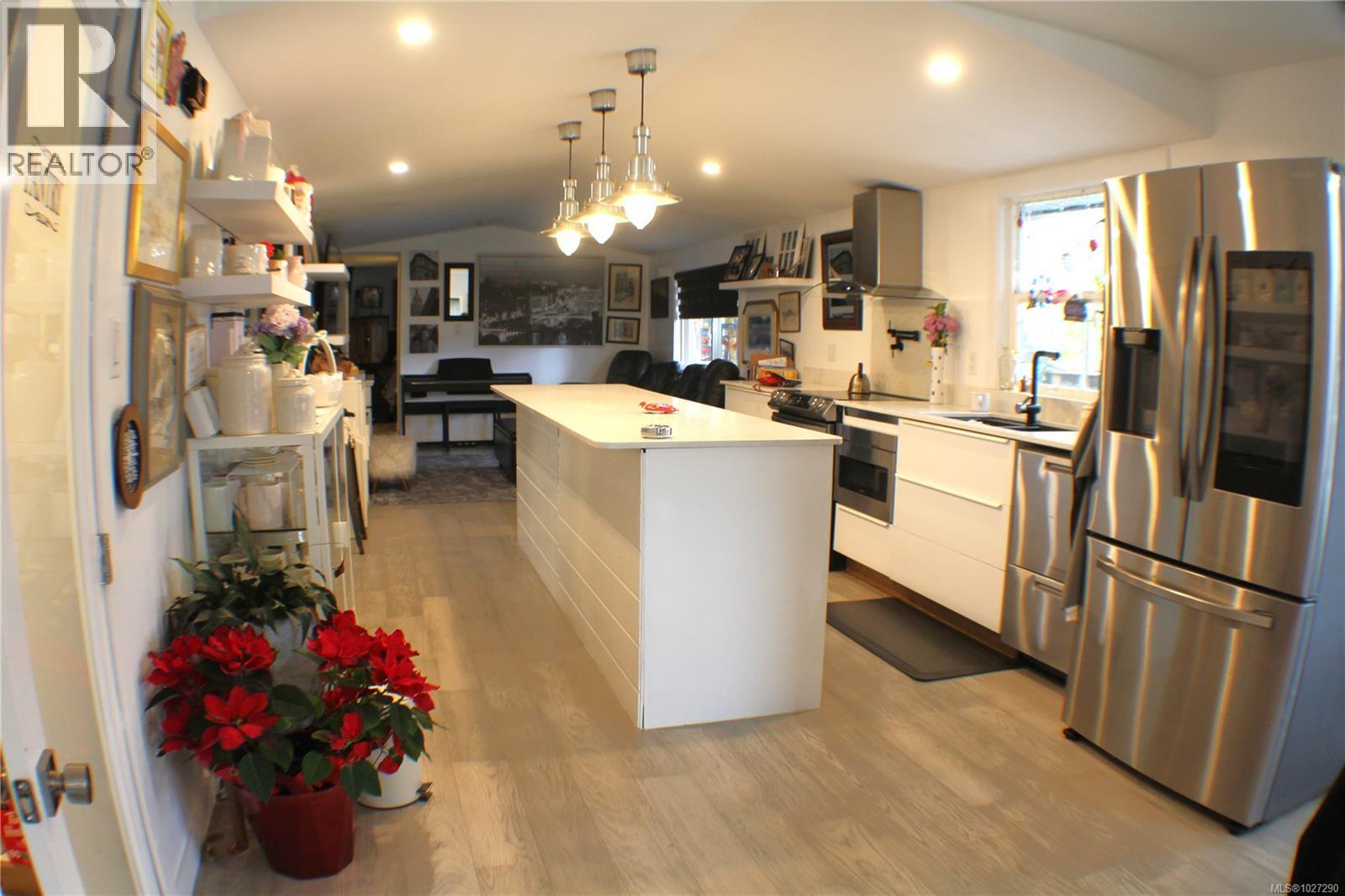  1120 Donna Avenue, Langford