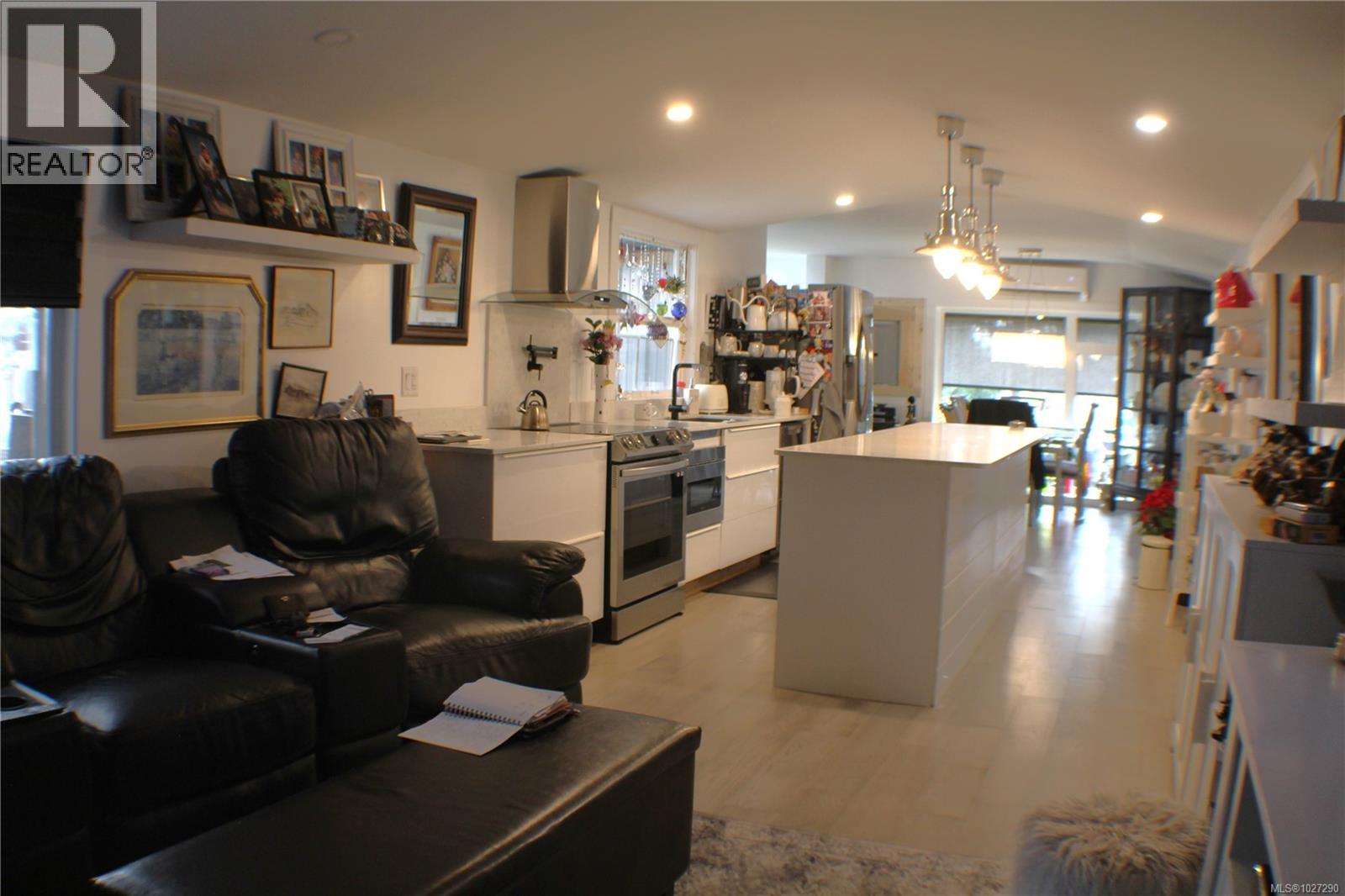  1120 Donna Avenue, Langford