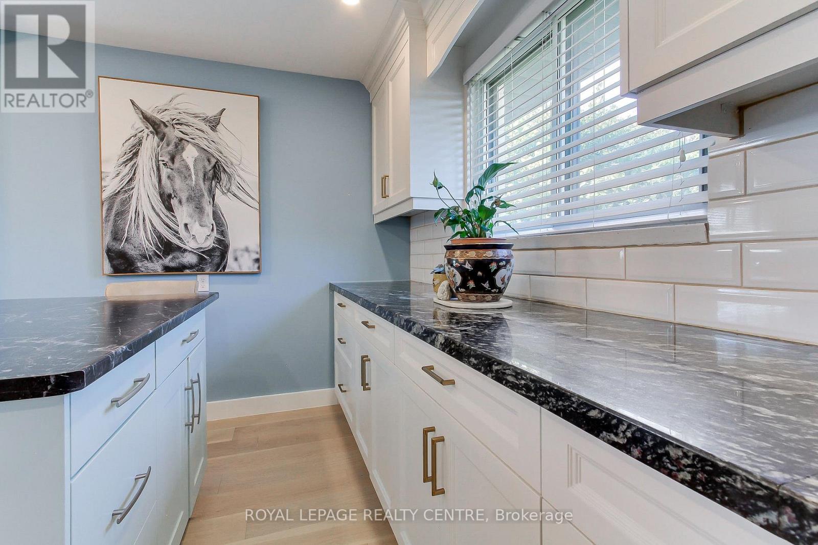 2039 DAVEBROOK ROAD - 23
