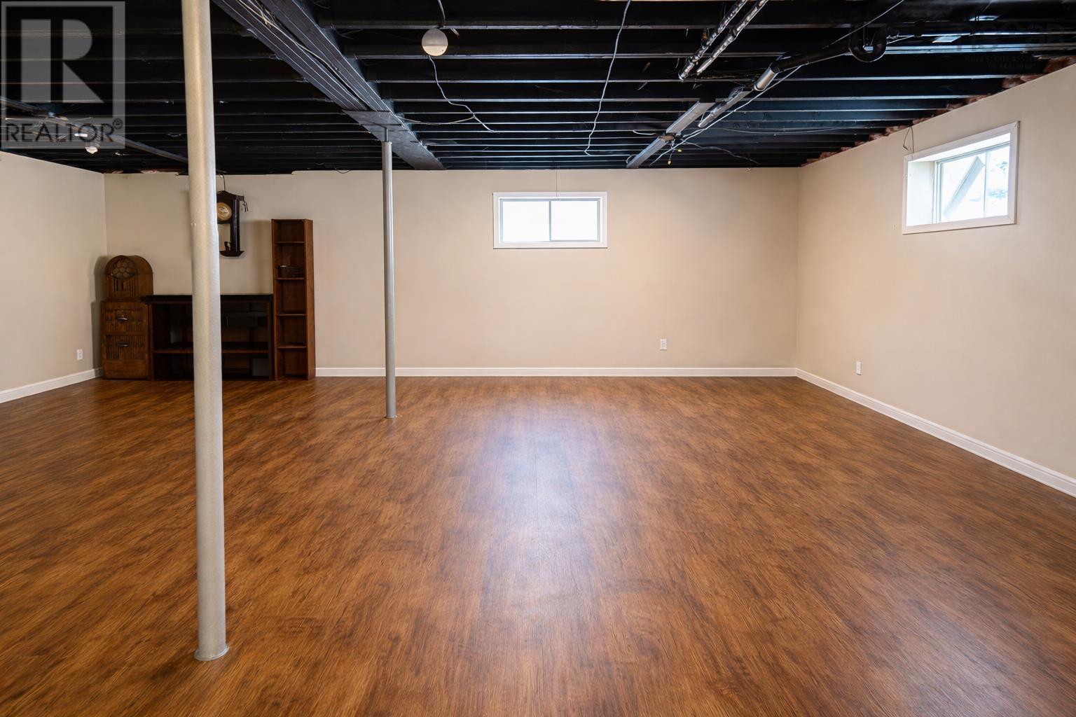 Property 23 of 26 of 1 Oakridge Drive