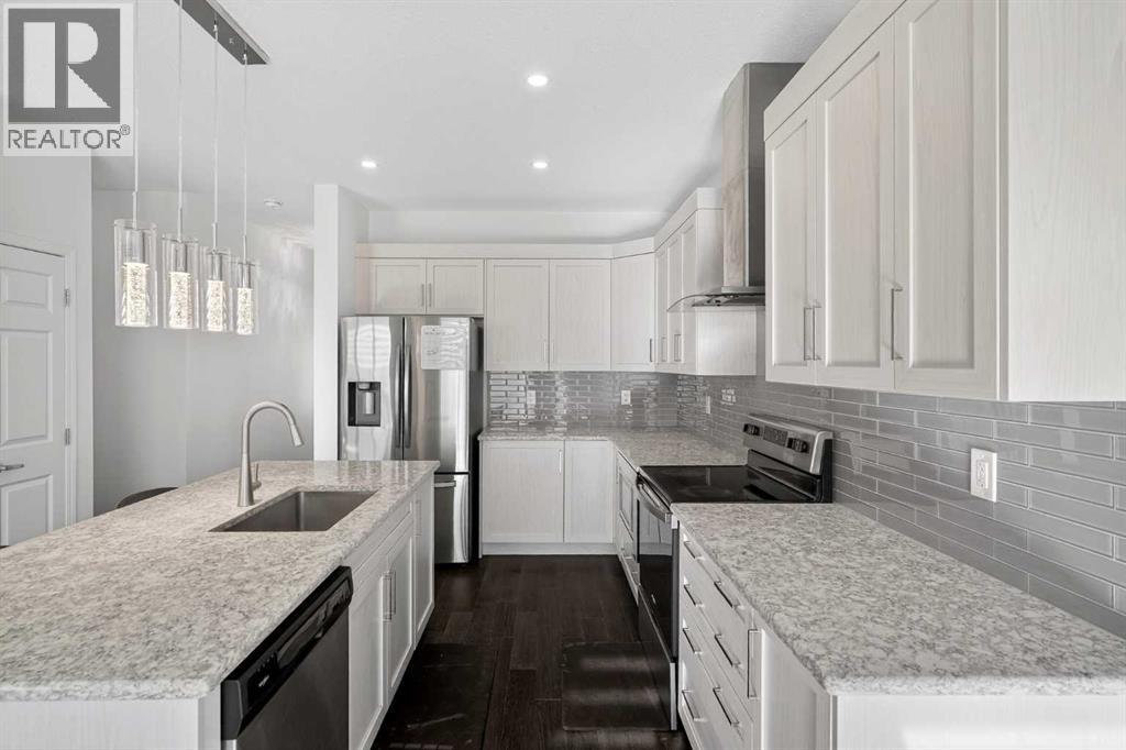 82 Osborne Common SW - Photo 4 of 38, Airdrie, Alberta