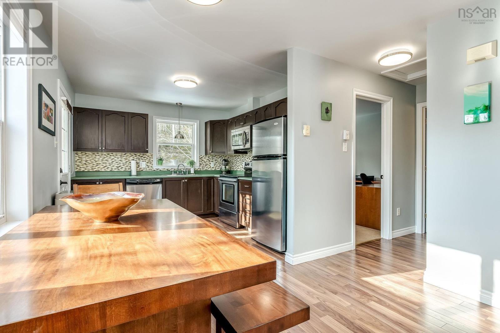 Property 25 of 50 of 136 Hemlock Drive