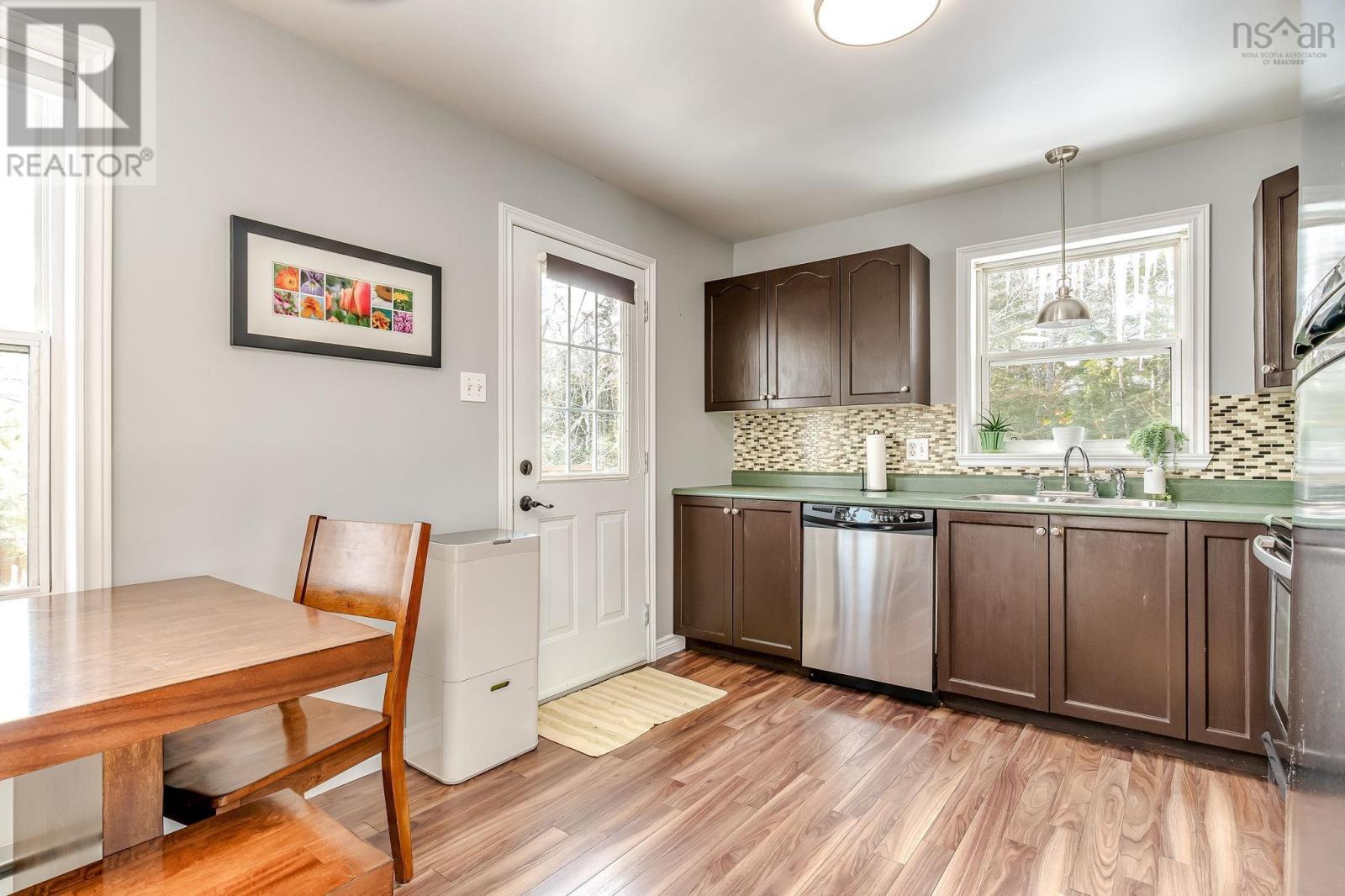 Property 24 of 50 of 136 Hemlock Drive