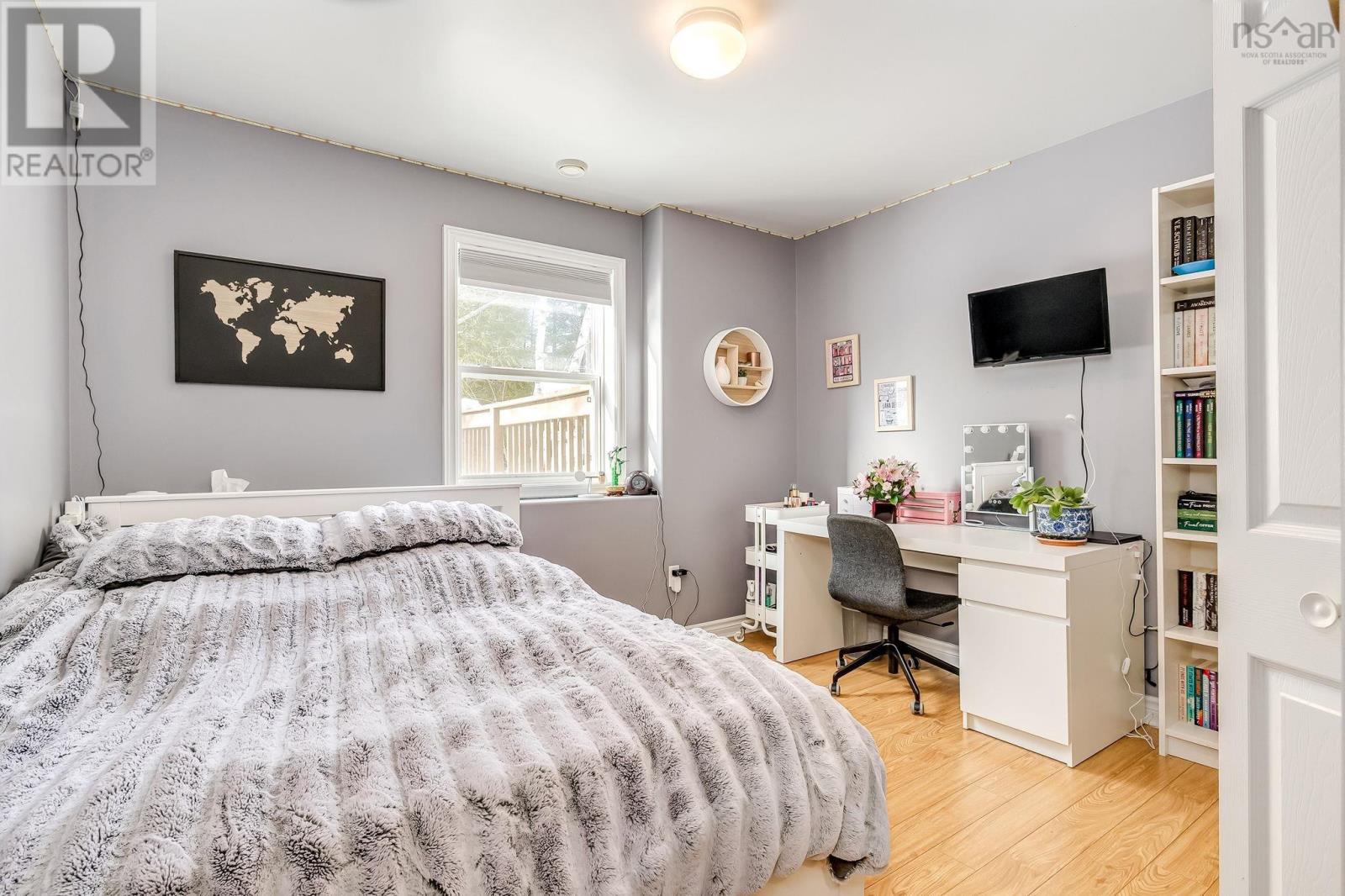 Property 47 of 50 of 136 Hemlock Drive