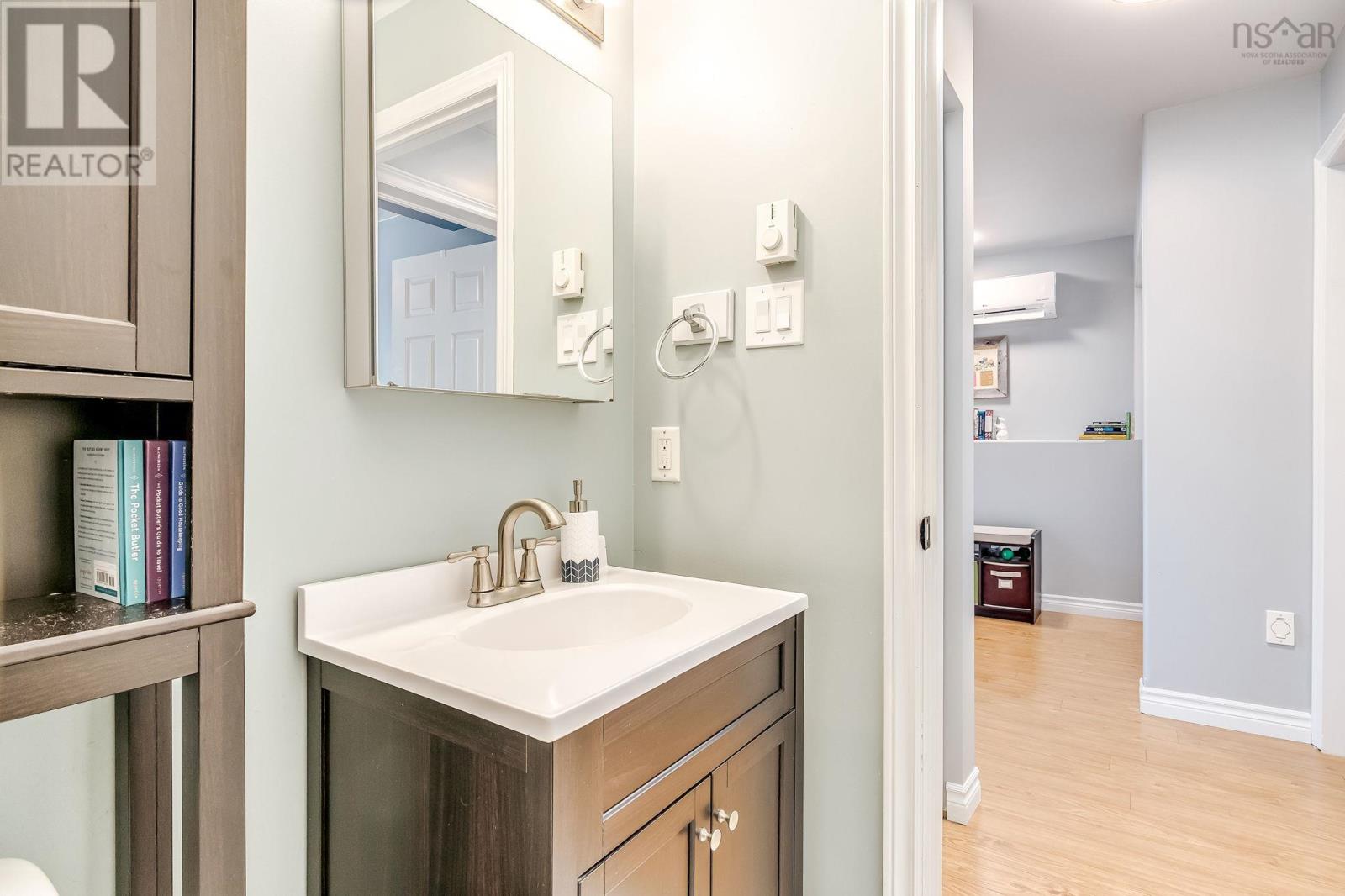 Property 46 of 50 of 136 Hemlock Drive