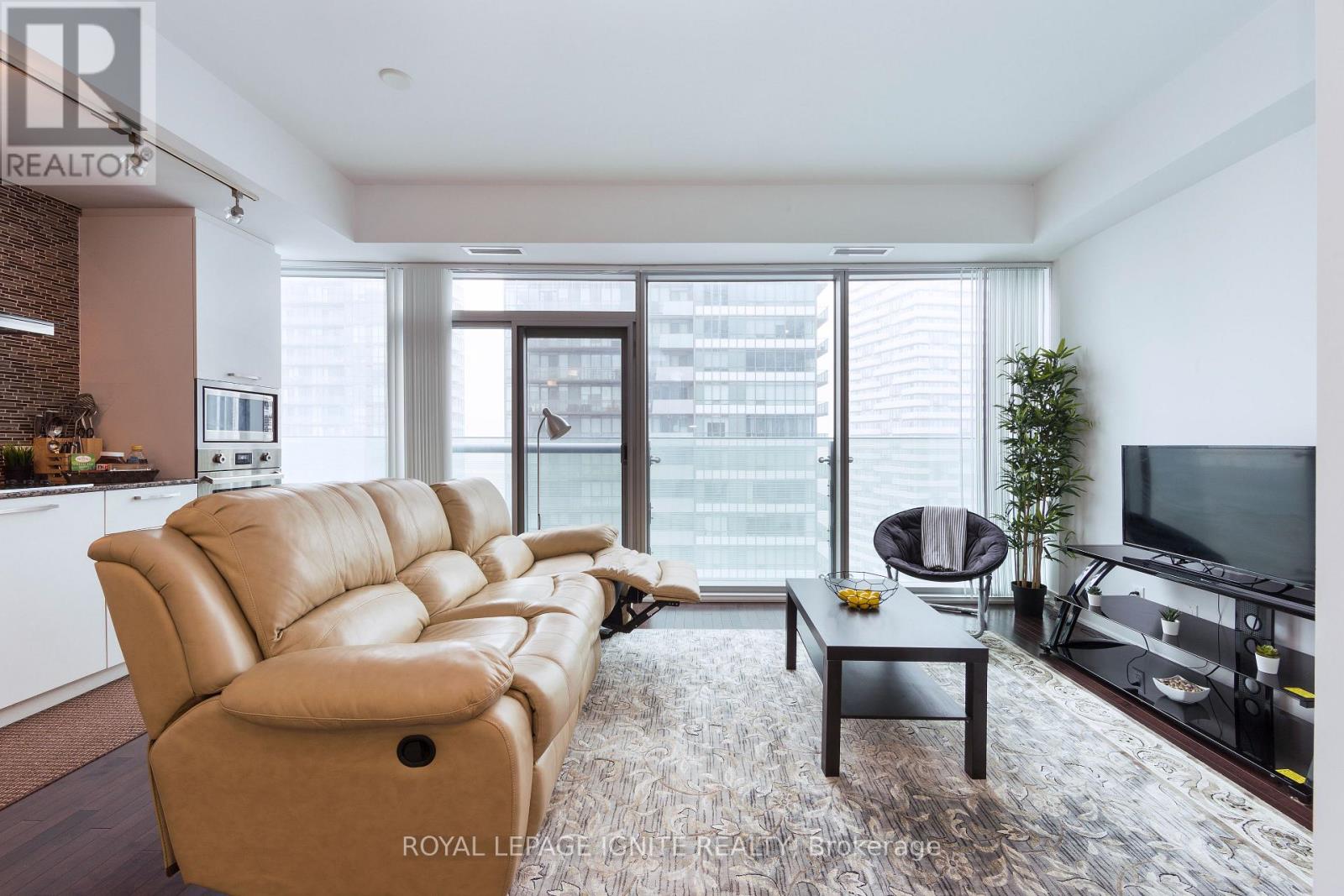 4412 - 14 YORK STREET E - Photo 2 of 12, Toronto (Waterfront Communities), Ontario