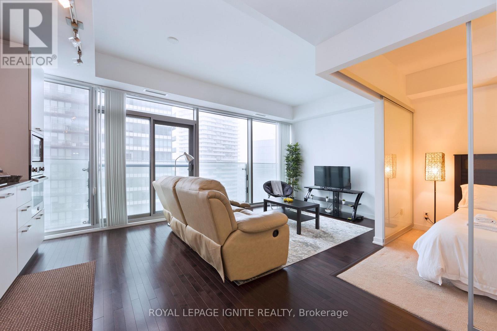 4412 - 14 YORK STREET E - Photo 4 of 12, Toronto (Waterfront Communities), Ontario