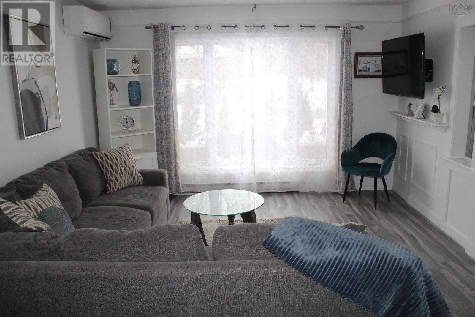 Property 8 of 33 of 21 McDougall Avenue