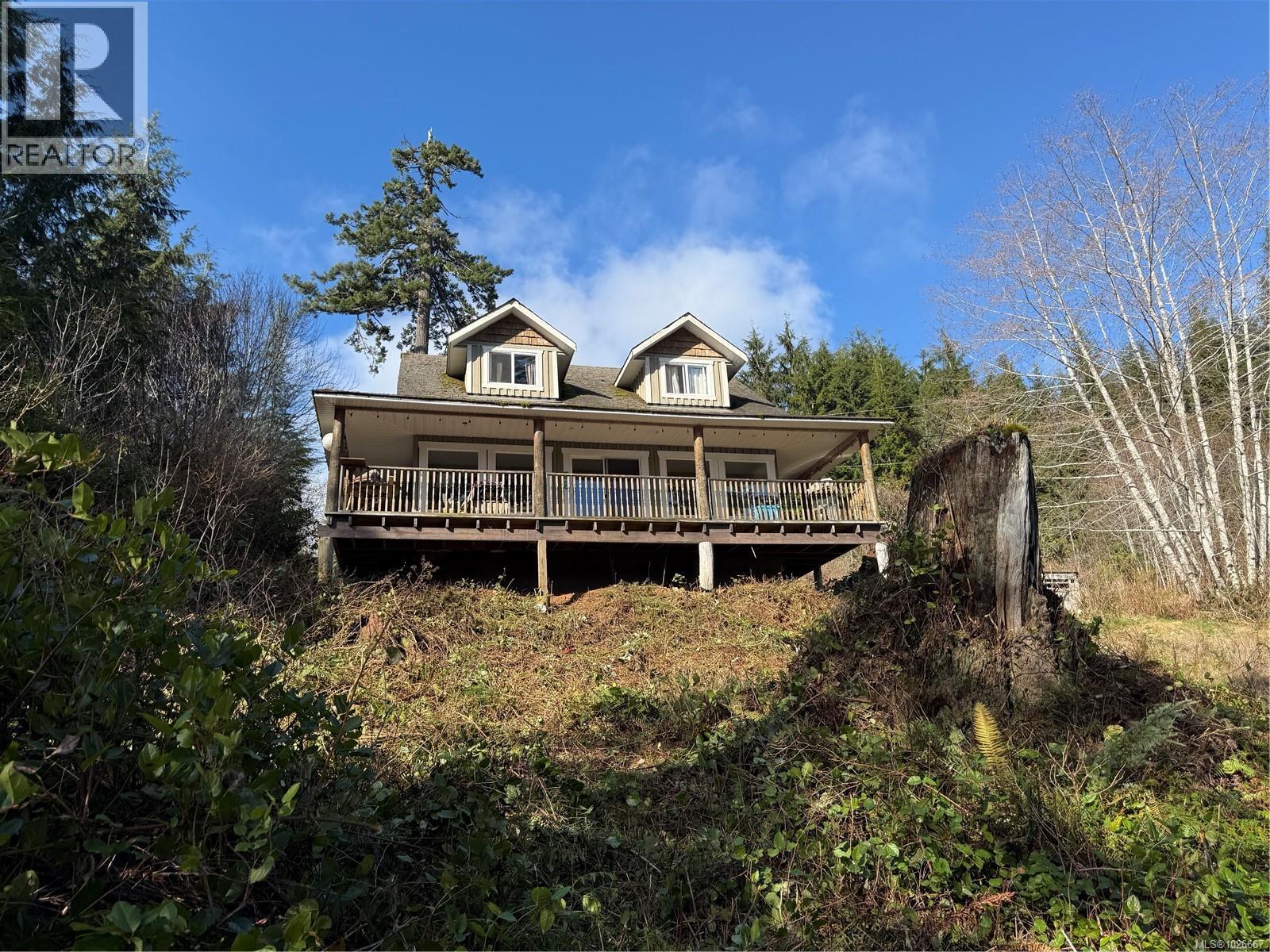 435 Quatsino Rd - 2