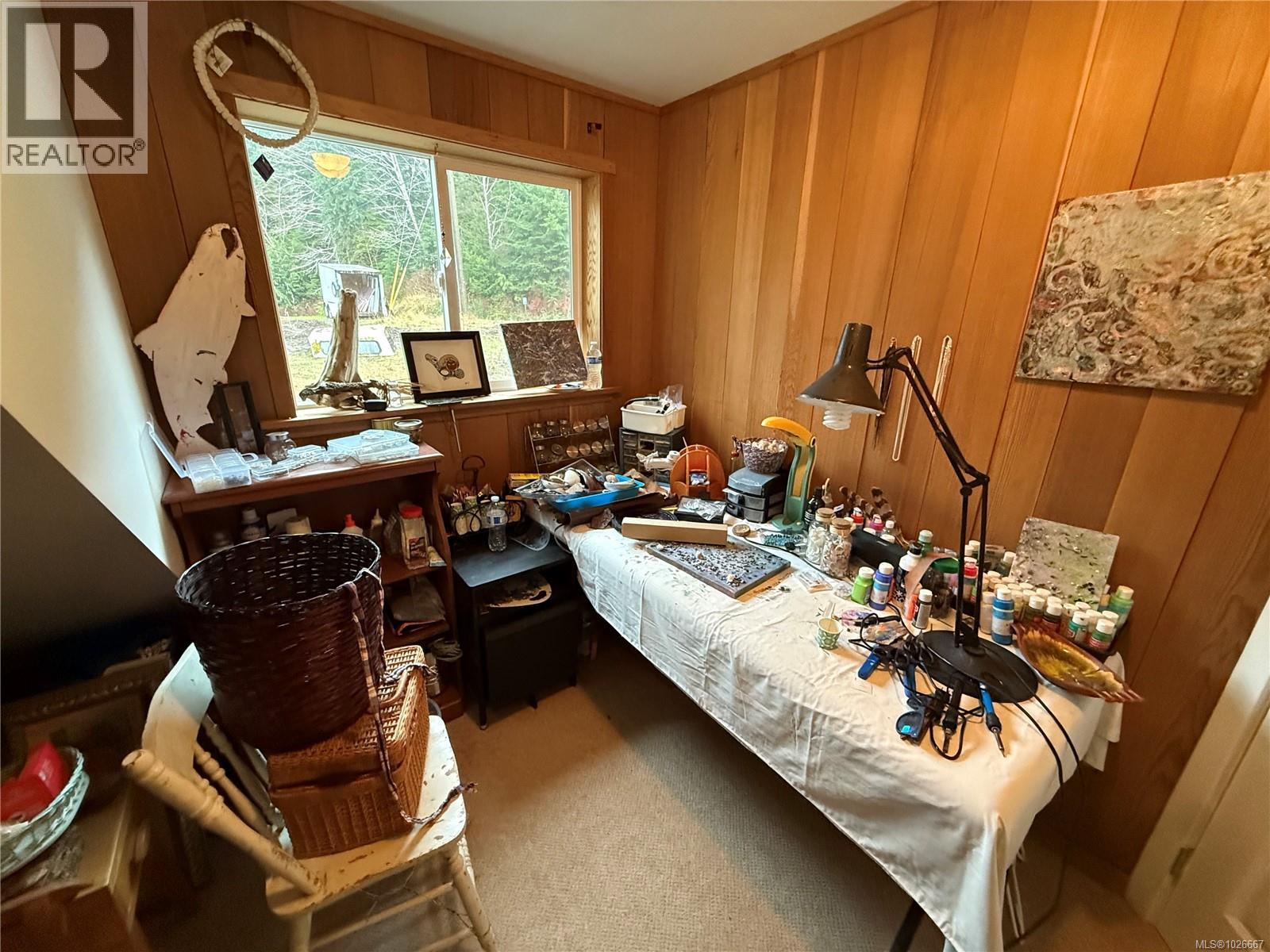 435 QUATSINO RD - 19