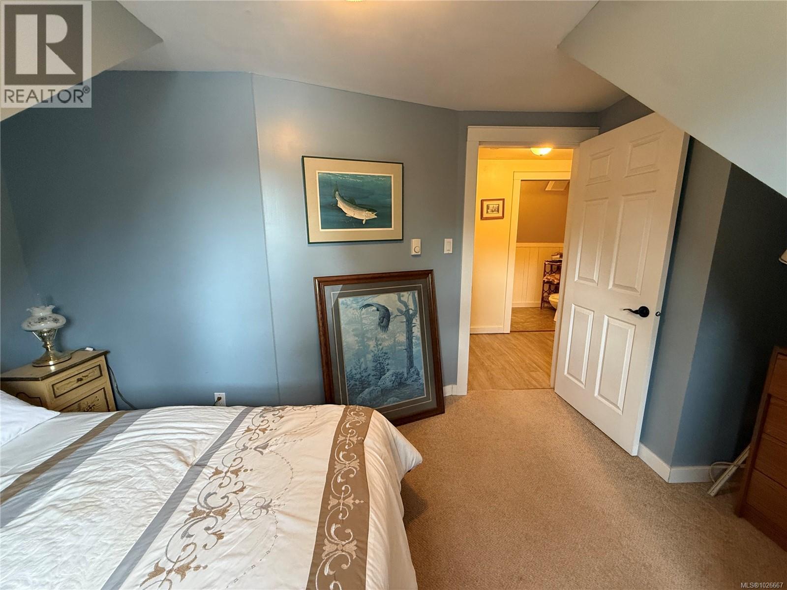 435 Quatsino Rd - 27
