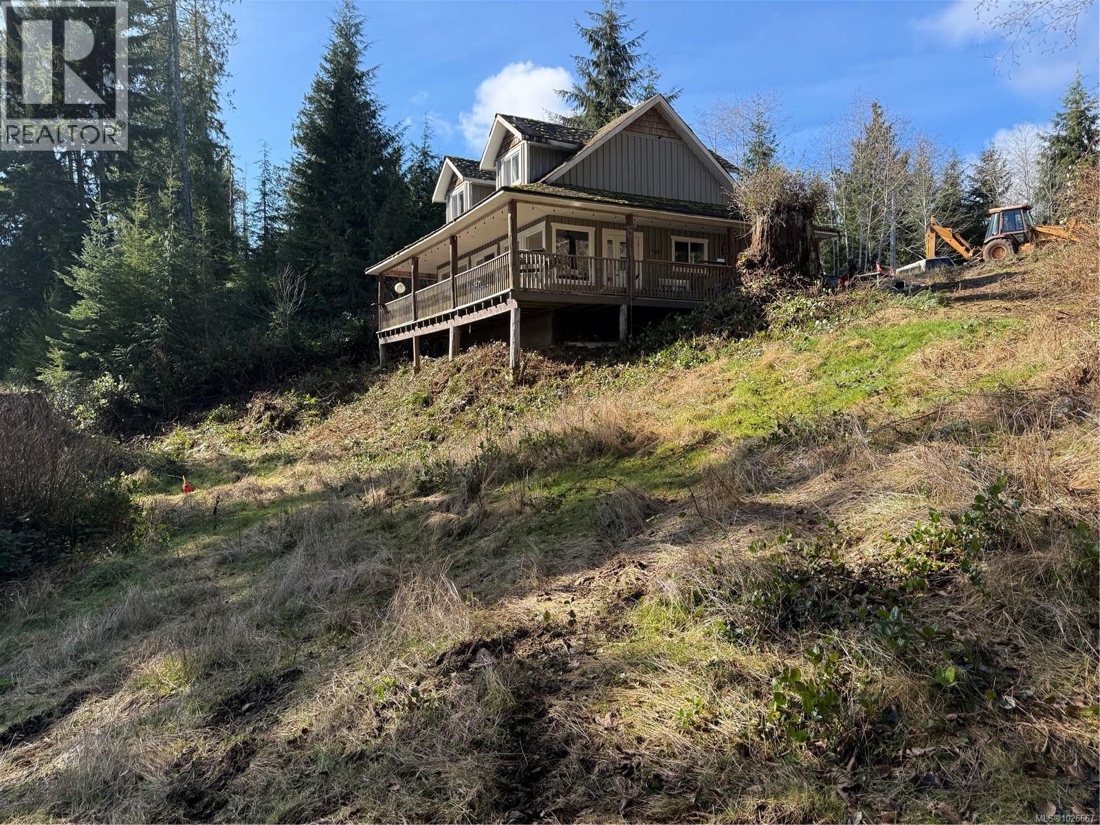 435 Quatsino Rd - 34