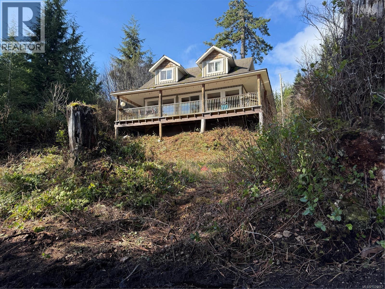 435 Quatsino Rd - 33