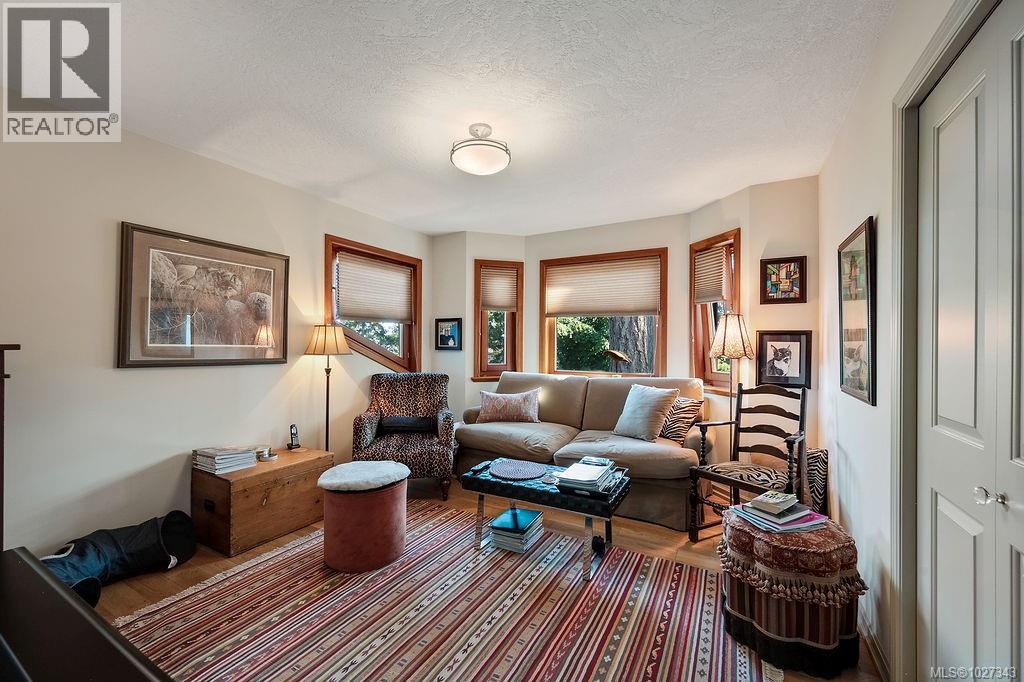  2534 Goddard Road, Sidney