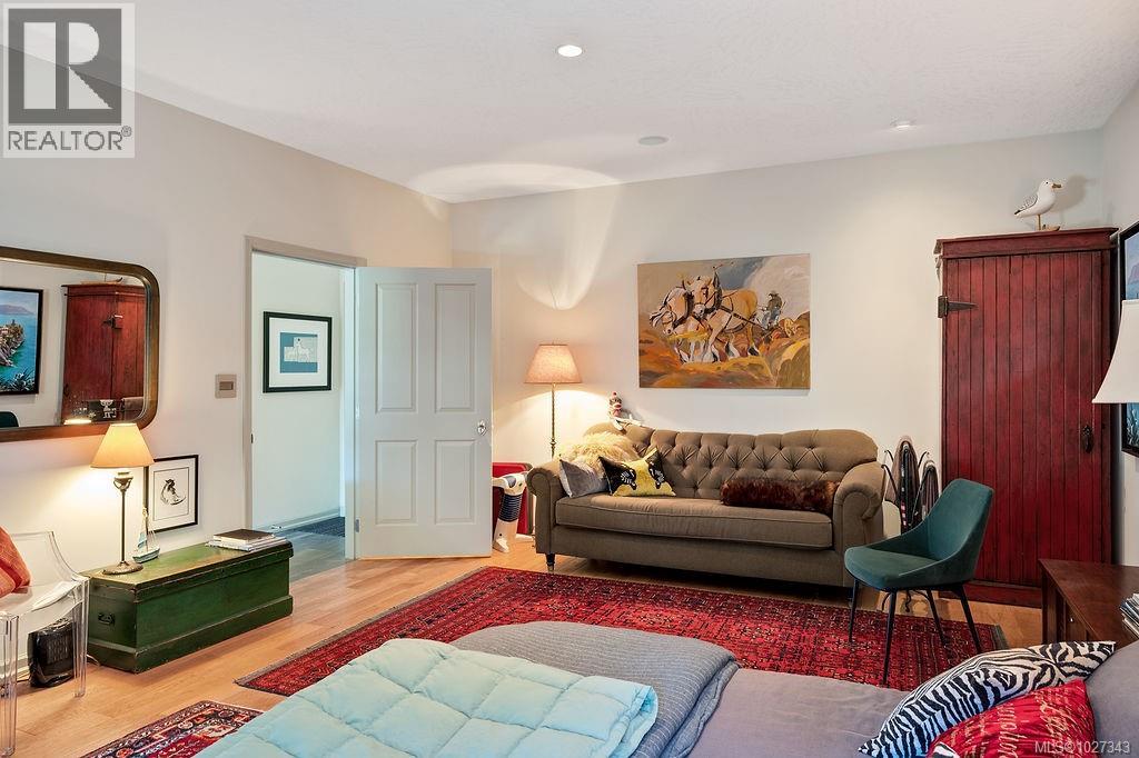  2534 Goddard Road, Sidney