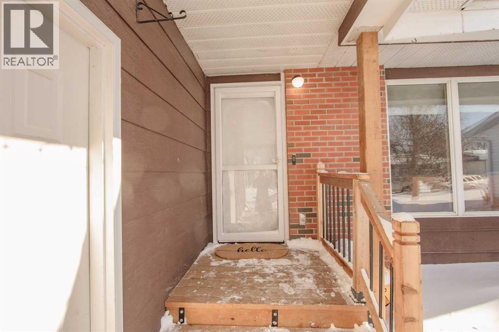 4352 AIRPORT CRESCENT - Photo 4 of 40, Vermilion, Alberta