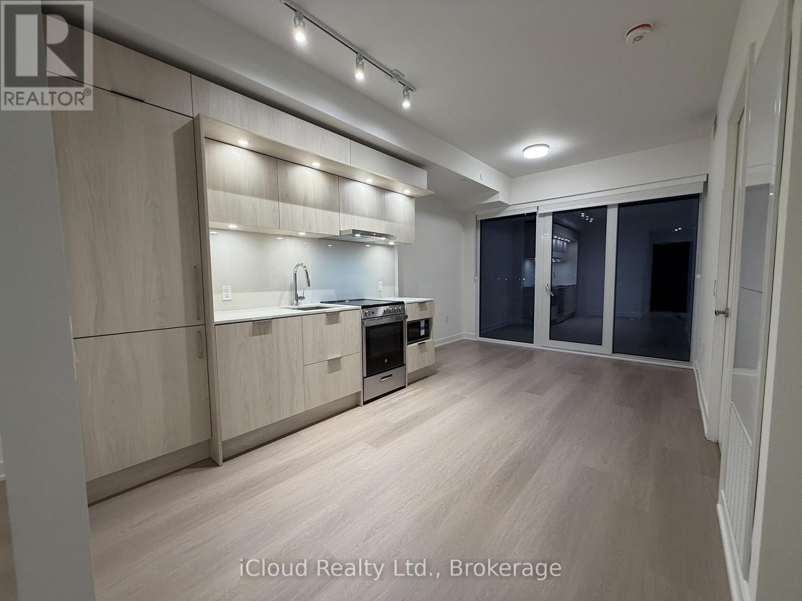 318 - 448 BURNHAMTHORPE ROAD - Photo 4 of 21, Mississauga (City Centre), Ontario