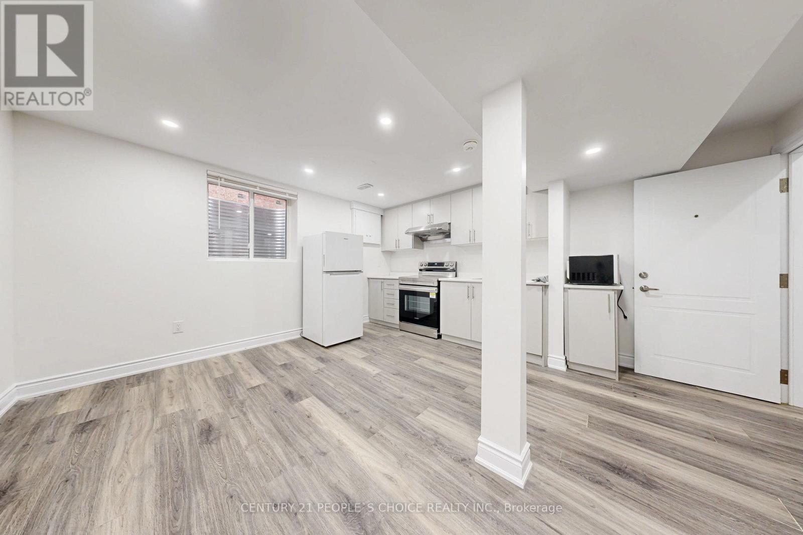31 DORKING DRIVE - 36