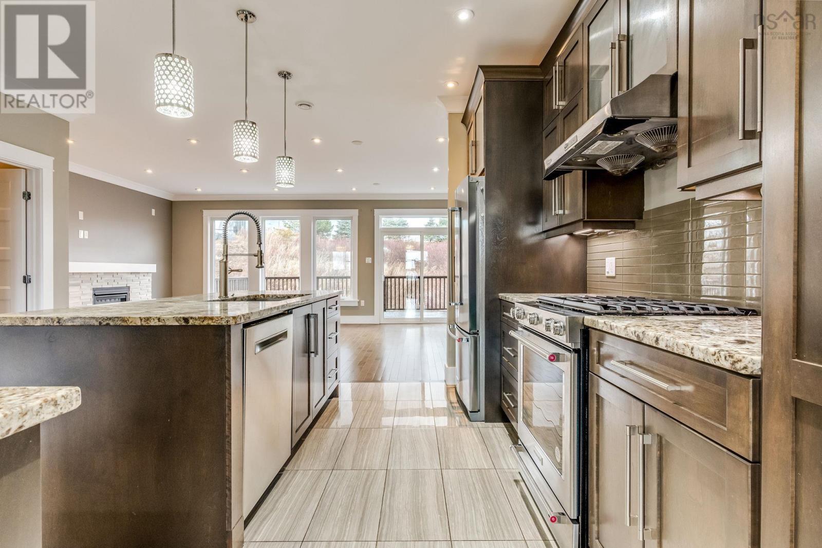 Property 12 of 47 of 66 Hadley Crescent