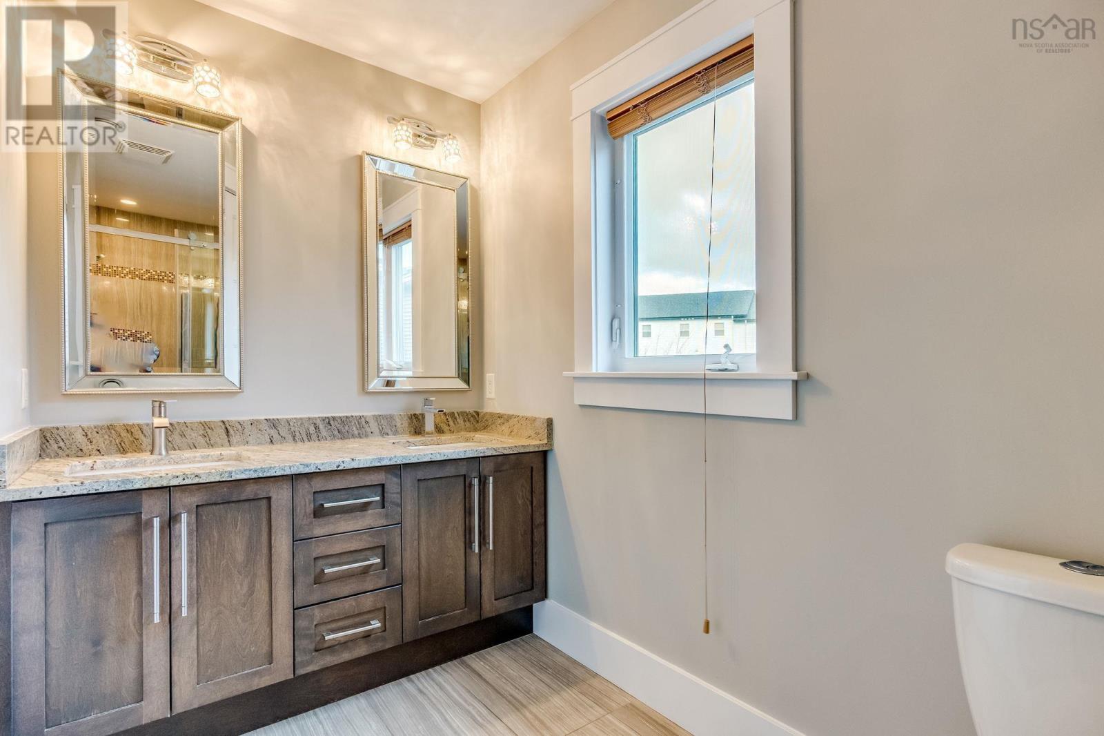 Property 22 of 47 of 66 Hadley Crescent